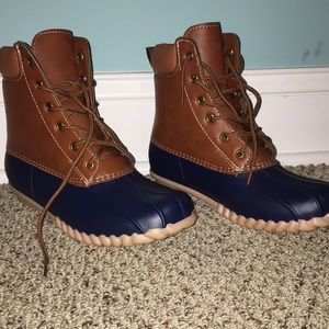 Teen girl duck boots
